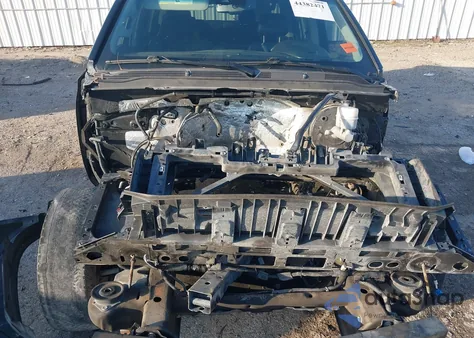 2018 GMC Yukon Xl Slt z USA, uszkodzony, nr VIN 1GKS2GKC7JR100200